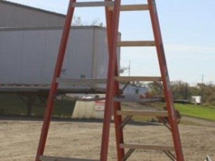 10'-step-ladder-image-2