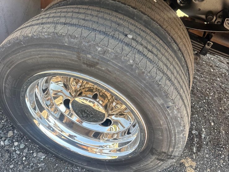 2016-ford-f550-image-17