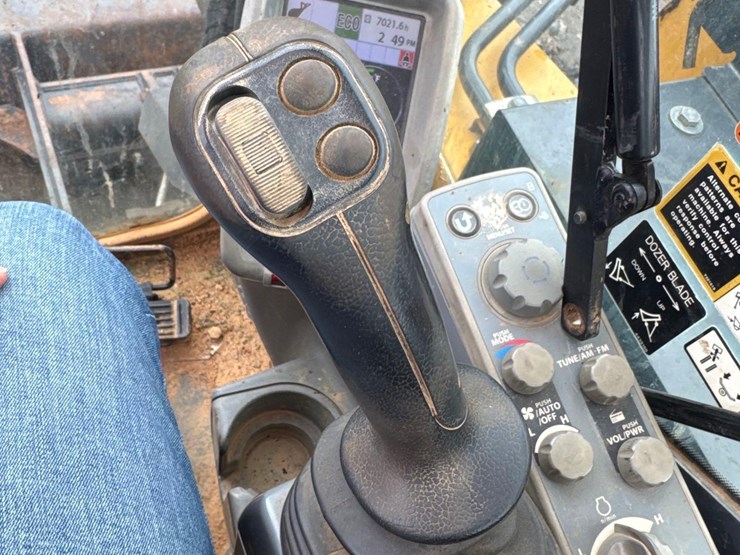 2019-deere-85g-image-26