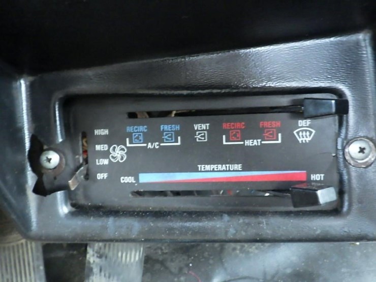 1990-peterbilt-379-image-33