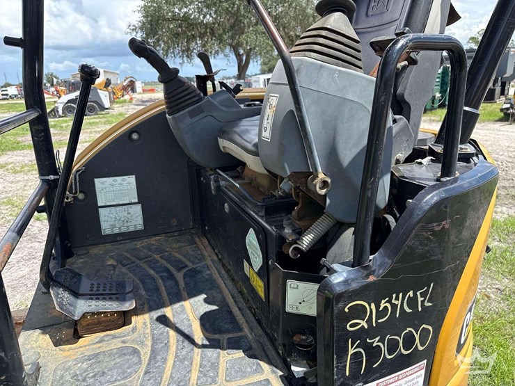 2018-caterpillar-303e-mini-excavator-image-26