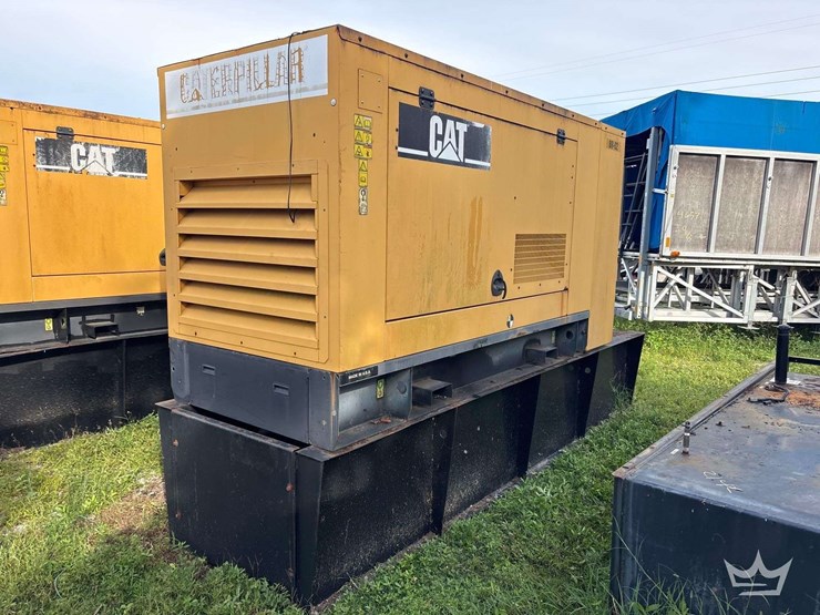 2006-caterpillar-d80-4-72kw-standby-diesel-generator-image-3