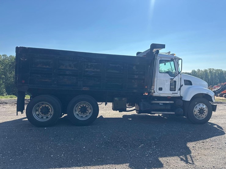 2006-mack-granite-cv713-image-10