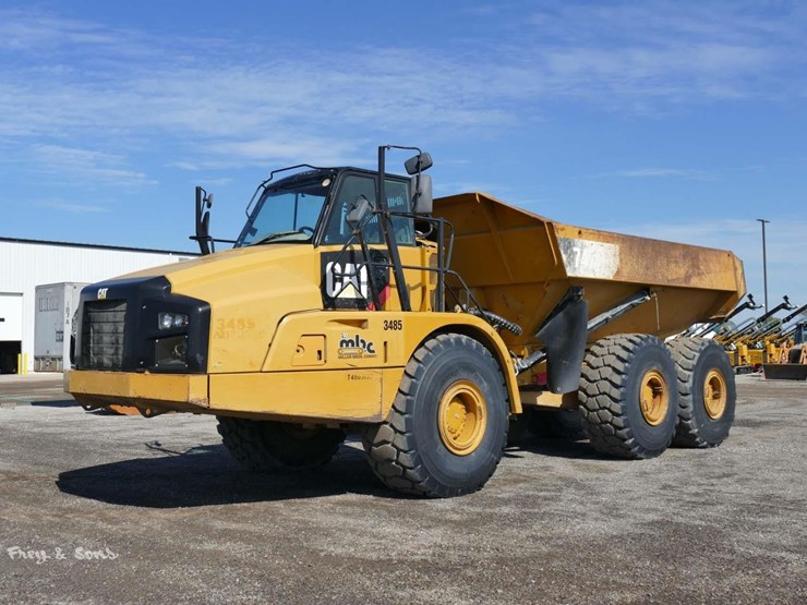 2015-caterpillar-740b-image-1