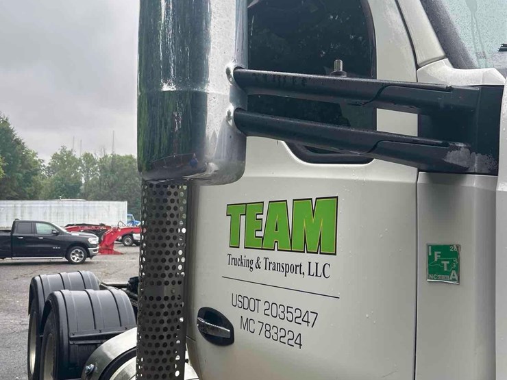 2018-kenworth-t880-image-23