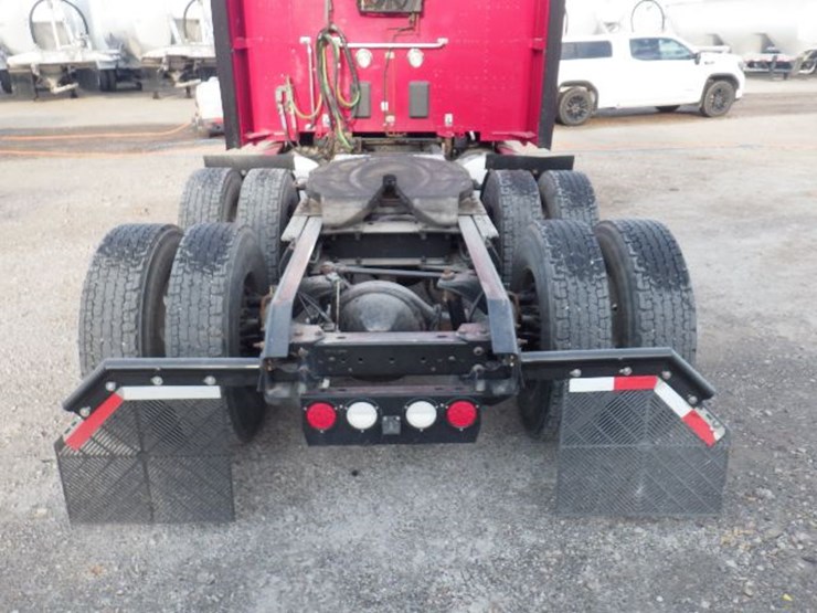2017-kenworth-t680-image-14