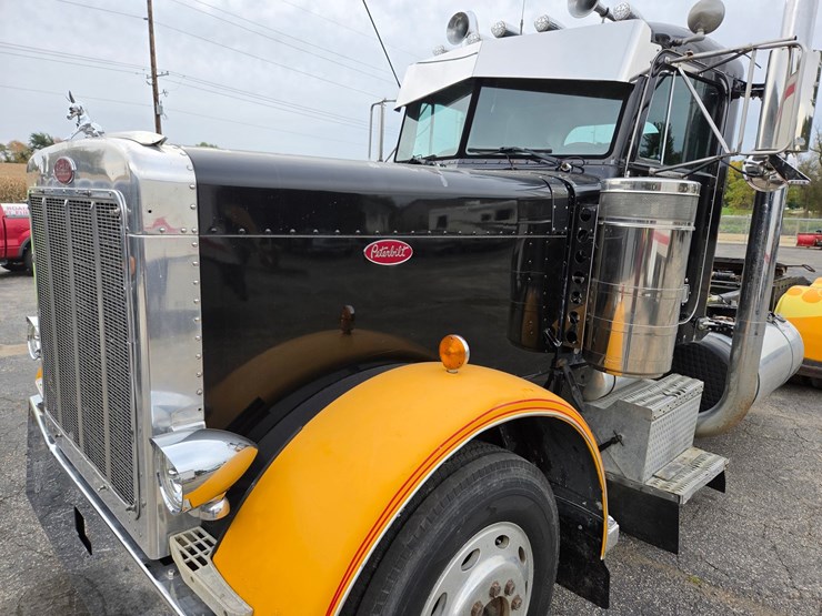1994-peterbilt-379-image-9