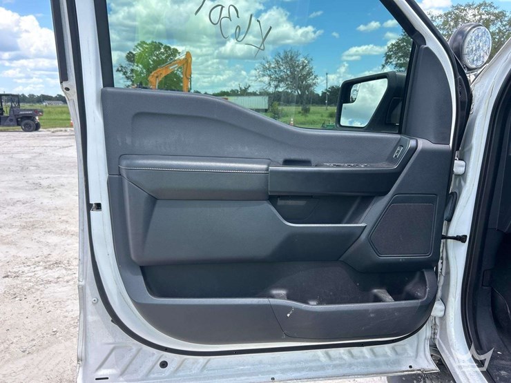 2022-ford-f150-image-16