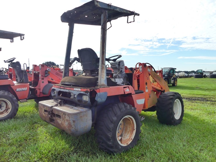 2006-kubota-r520-image-3