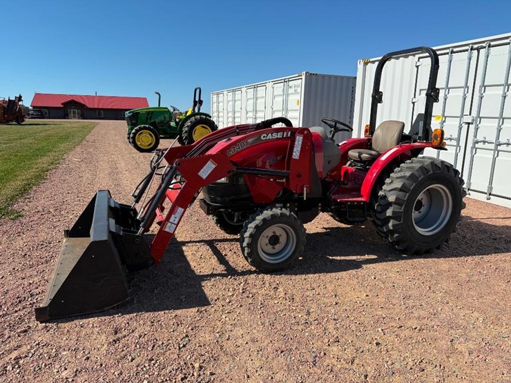 case-ih-farmall-40a-image-1