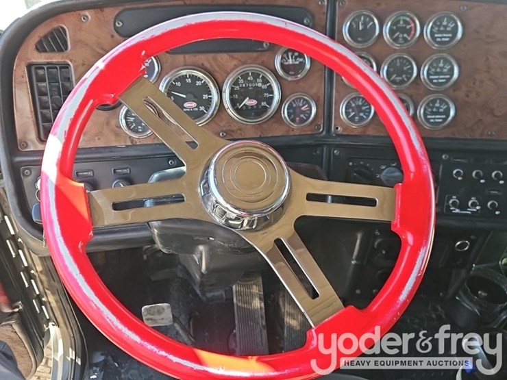 2005-peterbilt-357-image-27