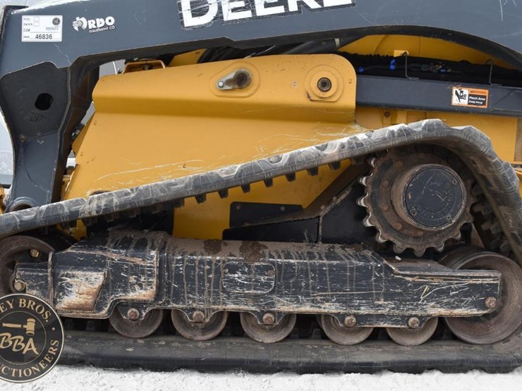 2018-deere-333g-image-27