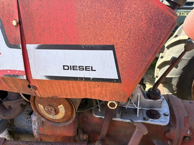 massey-ferguson-235-image-14