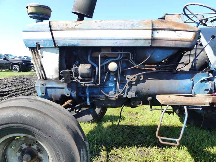ford-7610-image-9