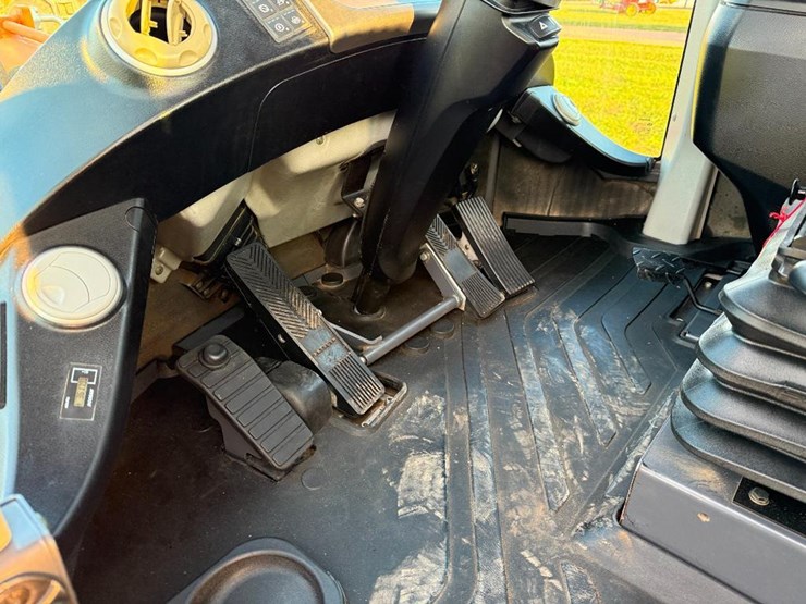 2017-doosan-dl250-5-image-40