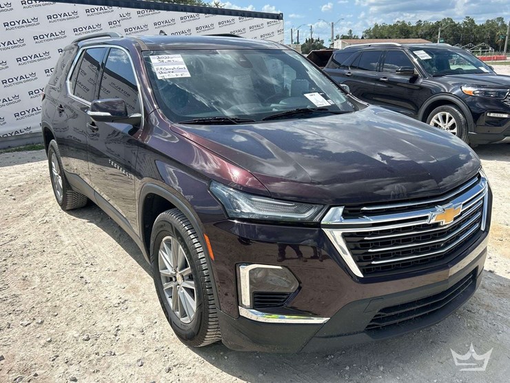 2022-chevrolet-traverse-image-2