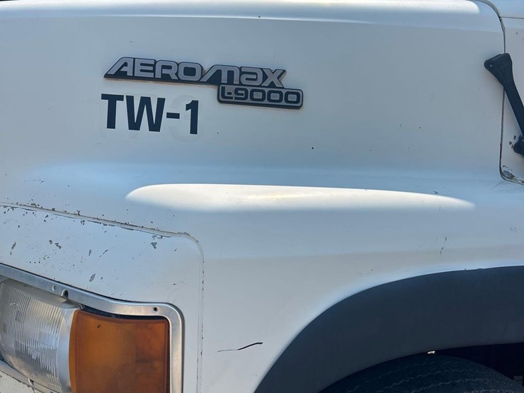 1994-ford-l9000-image-30