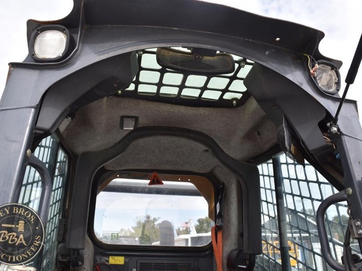 2018-deere-333g-image-44