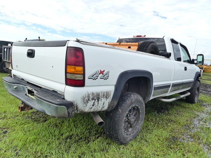 2001-chevrolet-2500-image-3