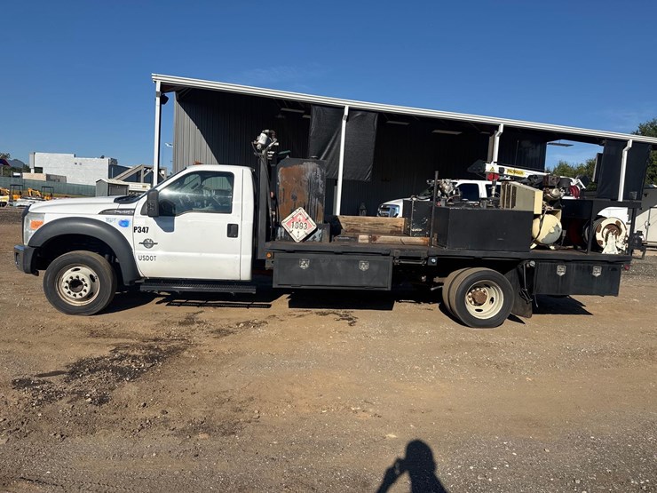 2013-ford-f550-image-2