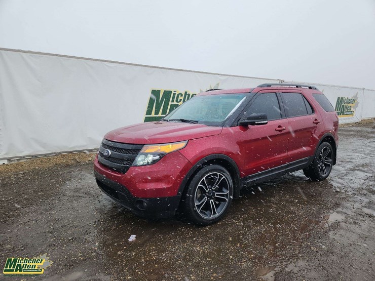 2015-ford-explorer-image-32