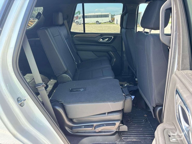 2022-chevrolet-tahoe-image-22