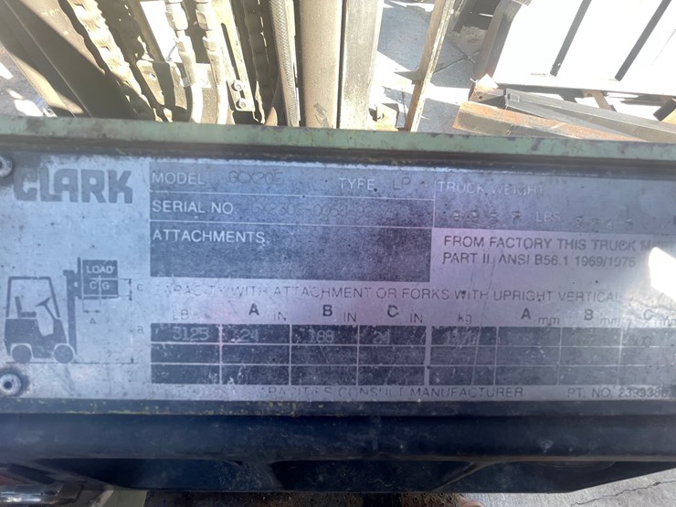 #1798-•-clark-lp-forklift-image-18