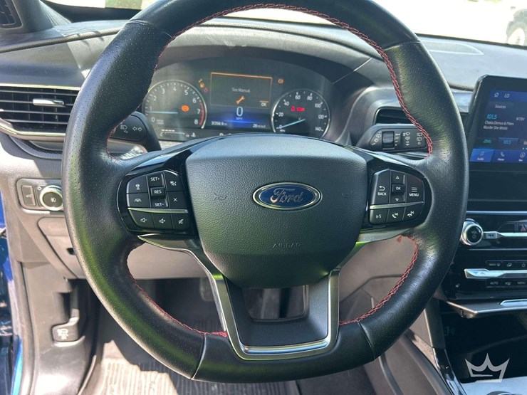 2023-ford-explorer-image-12