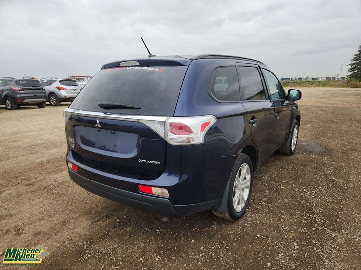 2014-mitsubishi-outlander-image-3