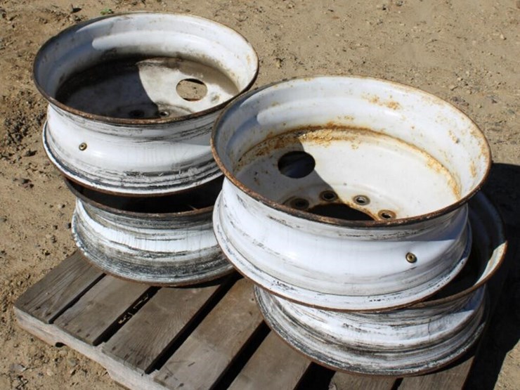 (4)-24.5-hub-pilot-semi-wheels-image-1