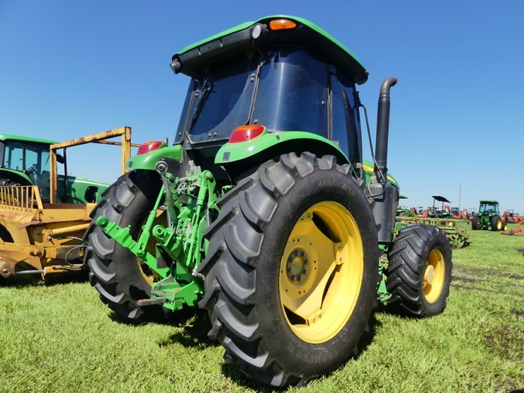 john-deere-6135e-image-3