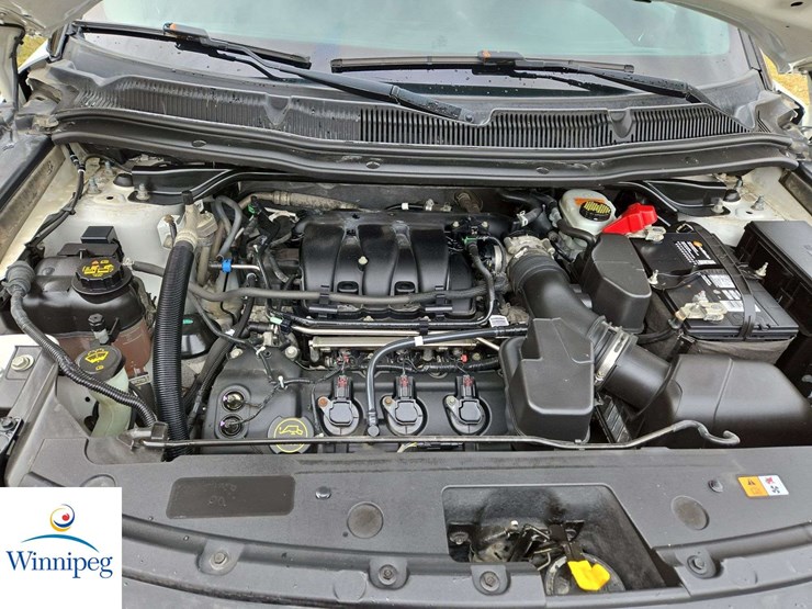 2016-ford-explorer-image-34