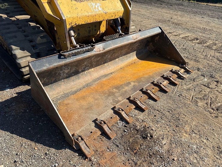2014-caterpillar-279d-image-11
