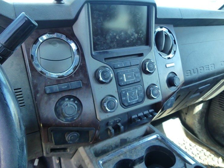 2013-ford-f550-lariat-image-14