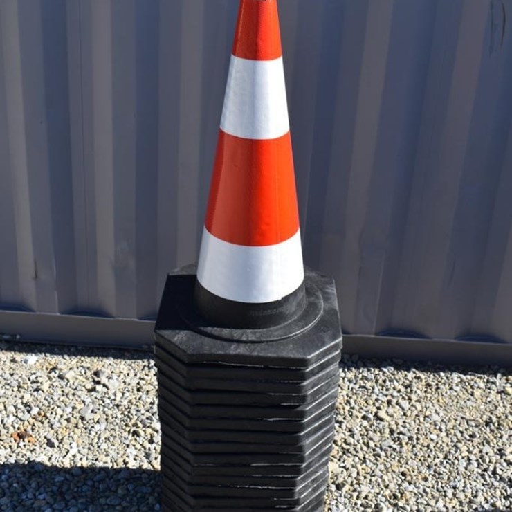 SAFETY CONES 49818