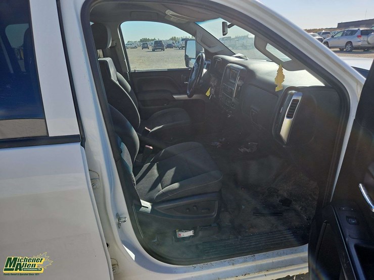 2015-chevrolet-silverado-2500hd-lt-image-17