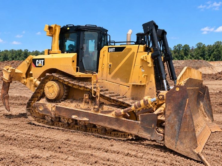 2019-caterpillar-d8t-image-2