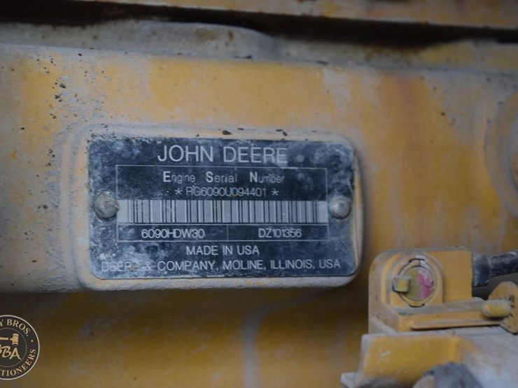 2021-deere-744l-image-47