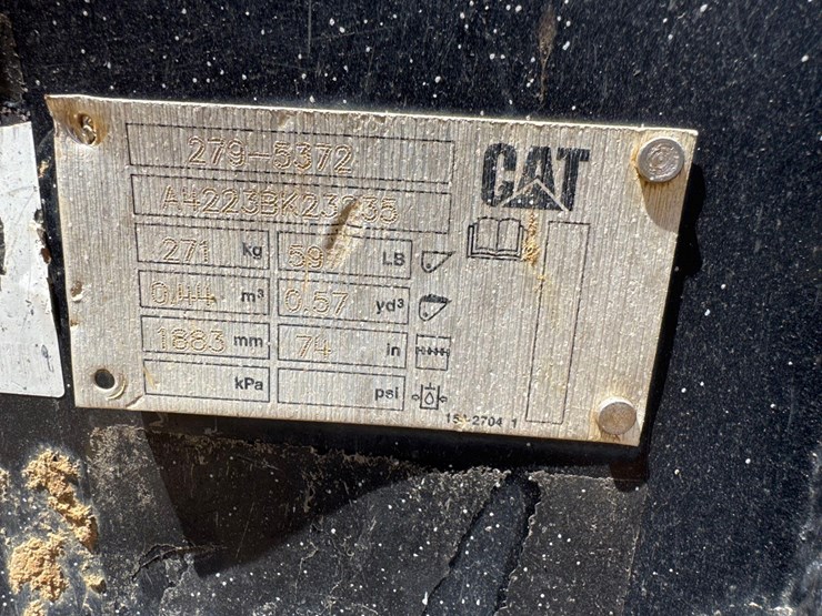 2019-caterpillar-249d-image-10