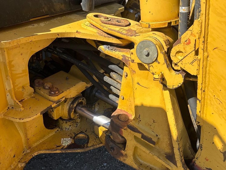 2001-caterpillar-420d-image-21