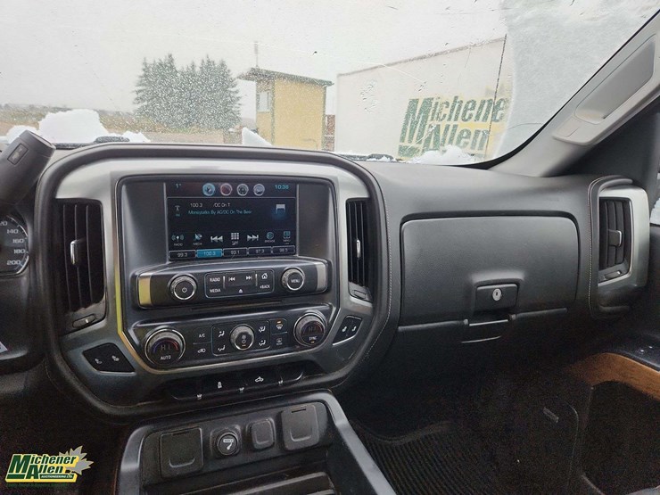 2018-chevrolet-silverado-1500-image-12