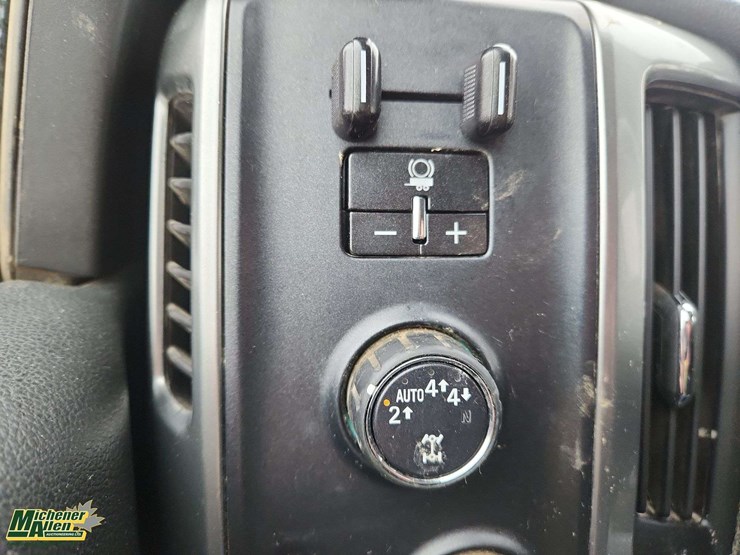 2018-chevrolet-silverado-1500-image-13
