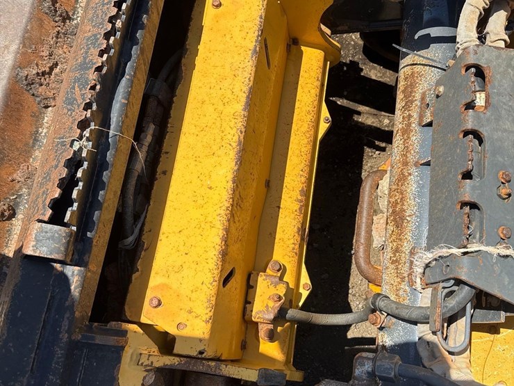 2020-deere-331g-image-12