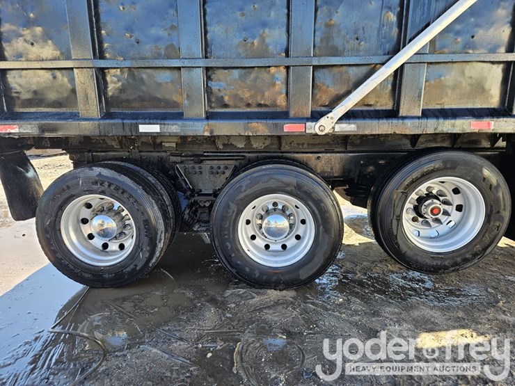 2005-peterbilt-357-image-7