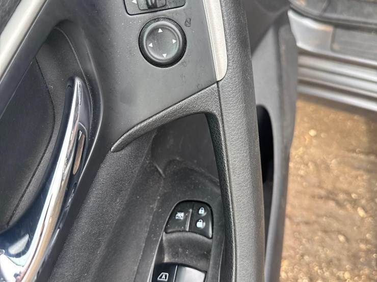 2015-nissan-altima-passenger-car-image-14