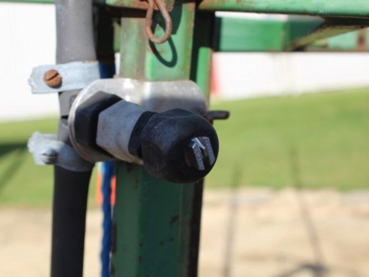 john-deere-200-image-26