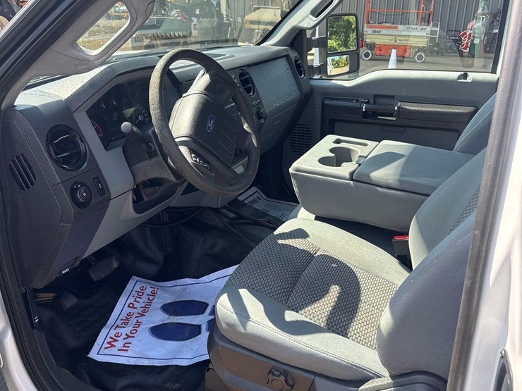 2012-ford-f250-xl-image-15