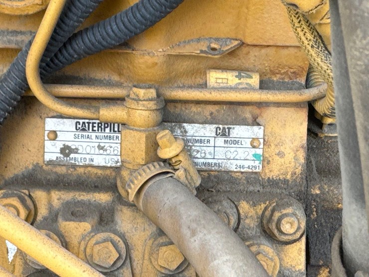 2020-caterpillar-cb34b-image-16