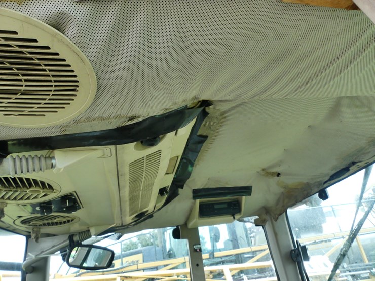 john-deere-6415-image-12