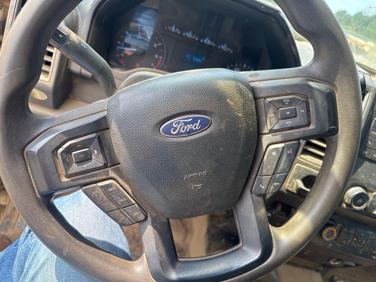 2020-ford-f350-xl-image-22